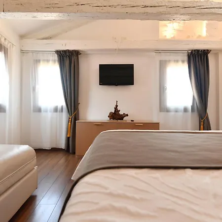 Sweet Frari Апартаменты *